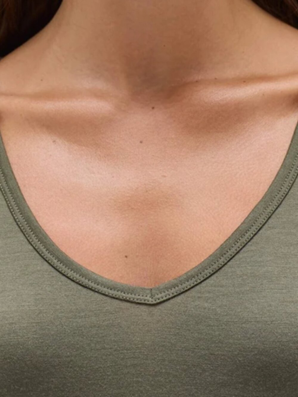 Unbound Merino Women's Relaxed V-Neck Tank Top Dark Olive Green Size L - Picture 11 of 13